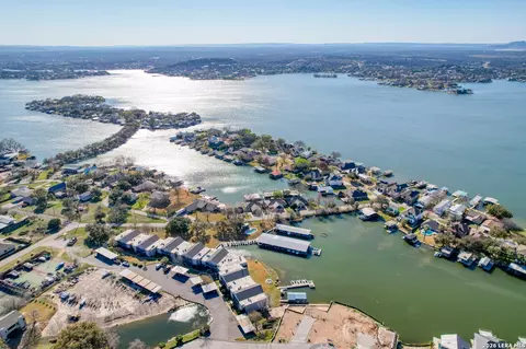 806 Highcrest #13, Granite Shoals, TX 78654