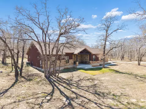 2127 Bentwood, Floresville, TX 78114