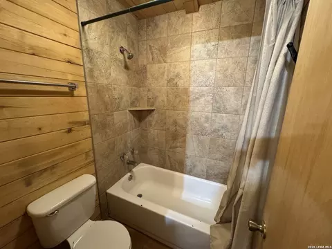 Bath - 110 Red Wright Rd, Leakey, TX 78873 photo 1 of 3