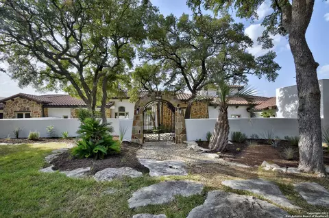 202 Waterstone Pkwy, Boerne, TX 78006