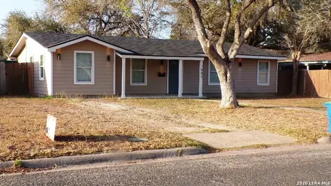 1003 E Randall, Beeville, TX 78102