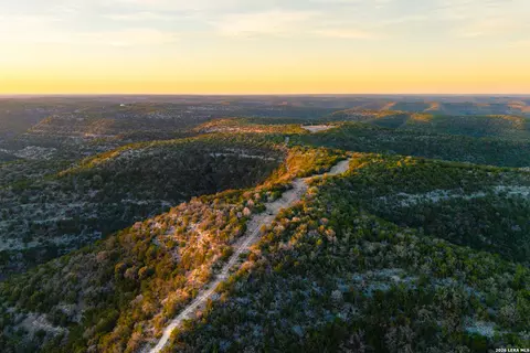1030 Owl Holw, Leakey, TX 78873