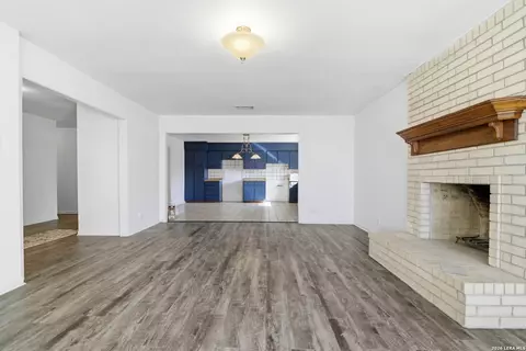 Living - 508 Crouch Ave, Devine, TX 78016 photo 3 of 3