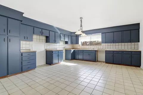 Kitchen - 508 Crouch Ave, Devine, TX 78016 photo 1 of 4