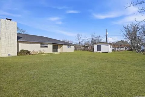 Other - 508 Crouch Ave, Devine, TX 78016 photo 4 of 5