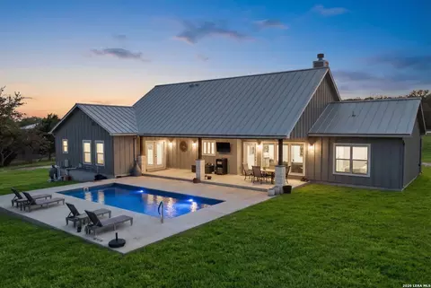 789 Privilege Ests, Pipe Creek, TX 78063