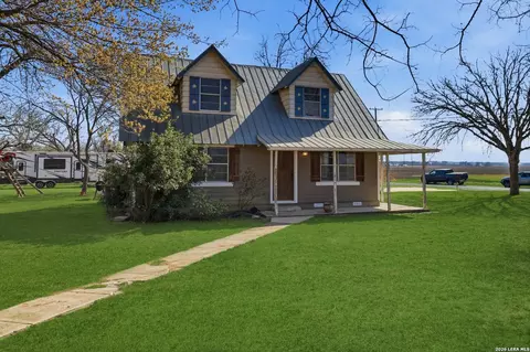 16040 Keller, Lacoste, TX 78039