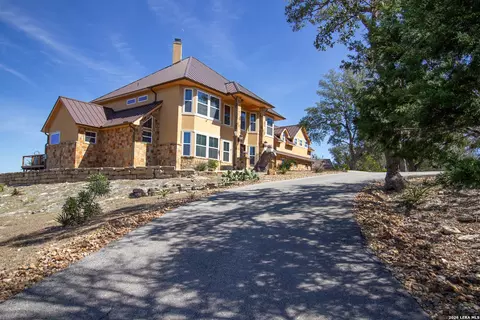 116 Lake, Boerne, TX 78006