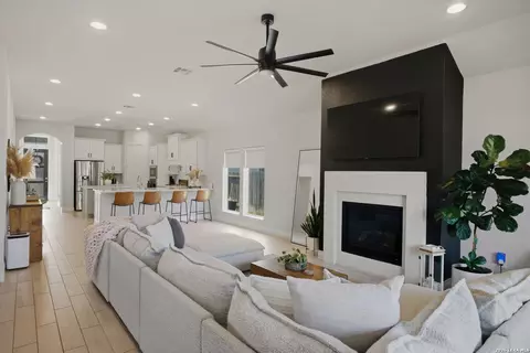 1920 Highland, Seguin, TX 78155