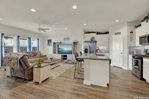 1316 Parkwood, Seguin, TX 78155