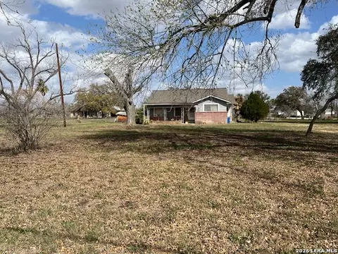 2790 Second St, Pleasanton, TX 78064