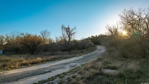1251 Ervendberg, New Braunfels, TX 78130