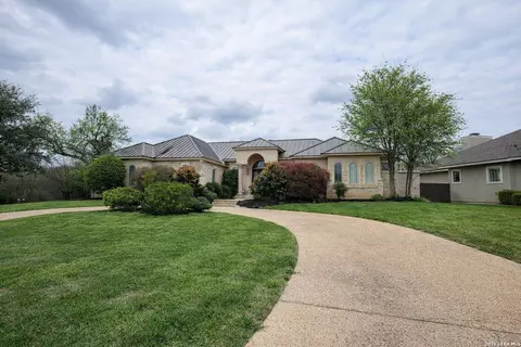 124 Allens Bnd, New Braunfels, TX 78130