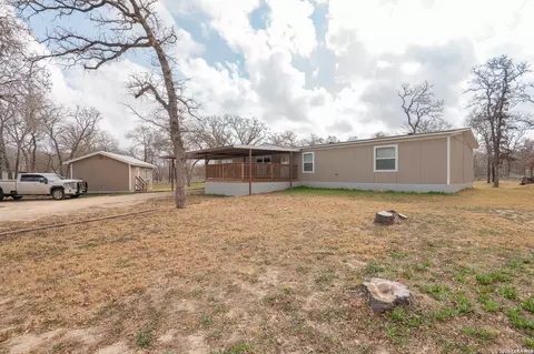 213 Oak Vw, La Vernia, TX 78121