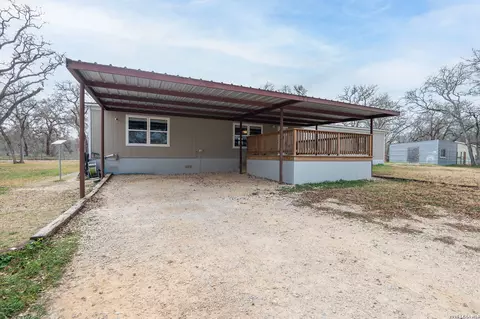 213 Oak Vw, La Vernia, TX 78121