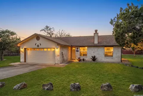 134 Looker Dr, Ingram, TX 78025