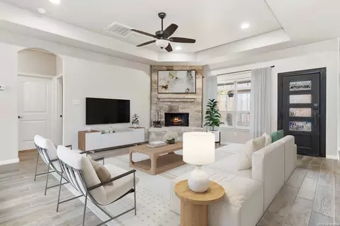 570 Forest Crst, Canyon Lake, TX 78133