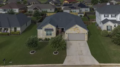 133 Grand Vw, Floresville, TX 78114