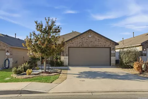 481 Middle Green Loop, Floresville, TX 78114