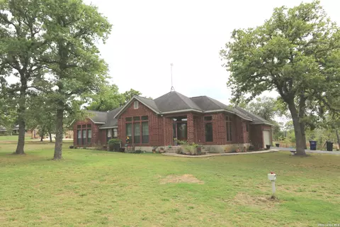 124 Rosewood Dr, La Vernia, TX 78121