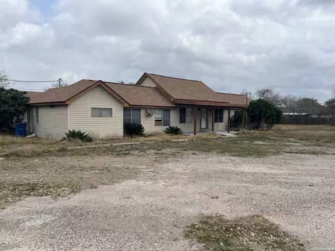 2103 Washington, Beeville, TX 78102