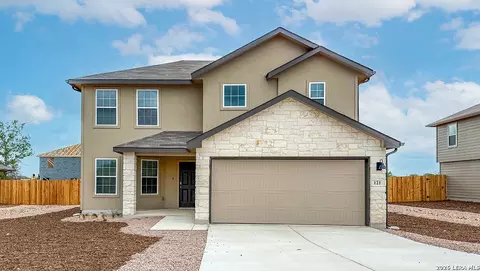 121 Lillis Ln, Comfort, TX 78013