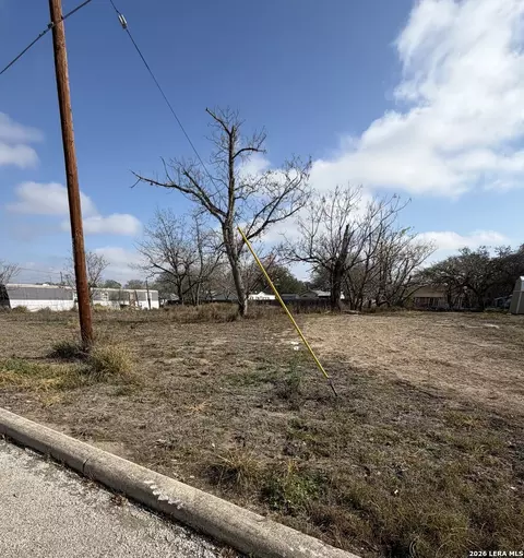 408 Harl, Pleasanton, TX 78064