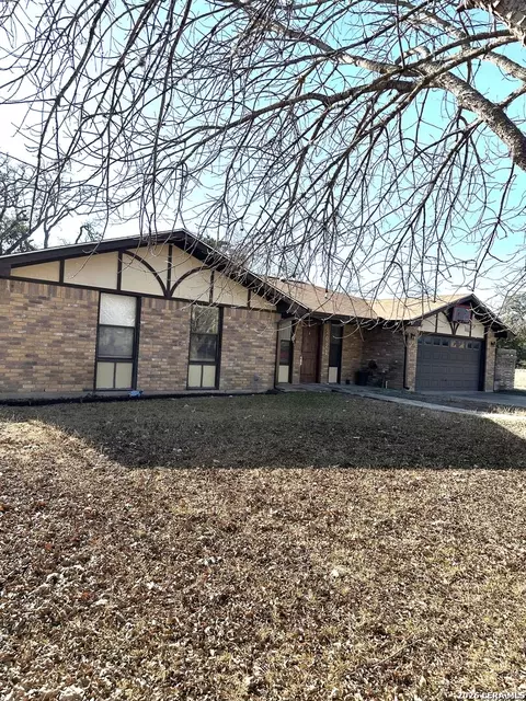 2021 Lime Crk, Kerrville, TX 78028