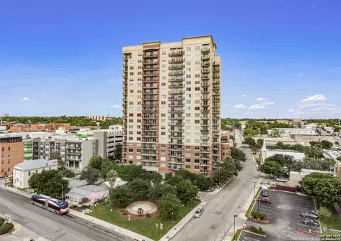 215 Center St #203, San Antonio, TX 78202
