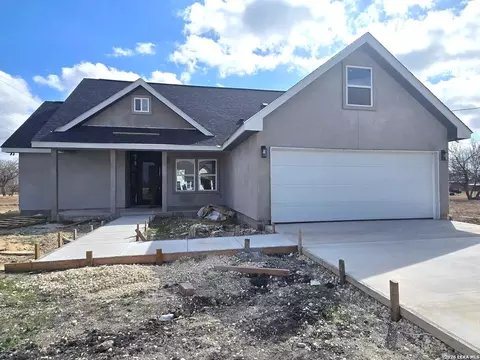123 Ranchero, Natalia, TX 78059