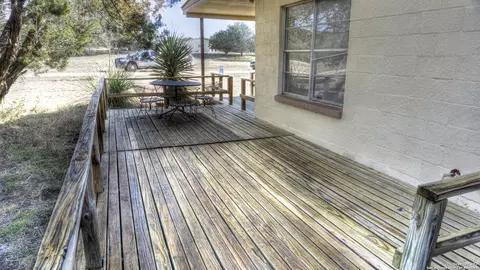 Exterior - 22 Squirrel Bnd, Uvalde, TX 78801 photo 11 of 20