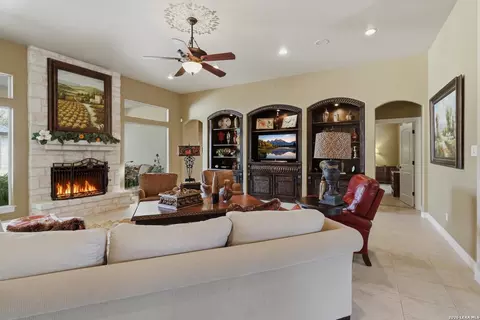 8123 Wild Wind, Garden Ridge, TX 78266