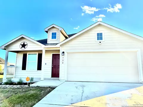 320 Agave Cir, Jourdanton, TX 78026