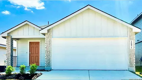 16071 Mahogany Way, Elmendorf, TX 78112