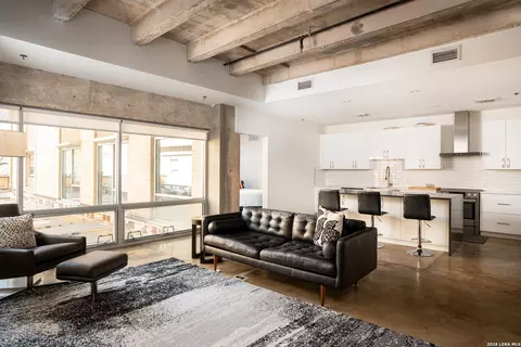 1115 S Alamo St #2208, San Antonio, TX 78210