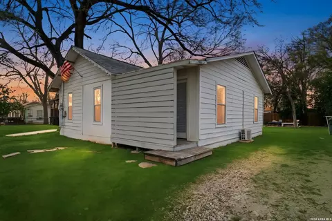 212 Armstrong, San Marcos, TX 78666