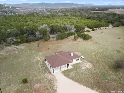 175 Pine Tree, Medina, TX 78055