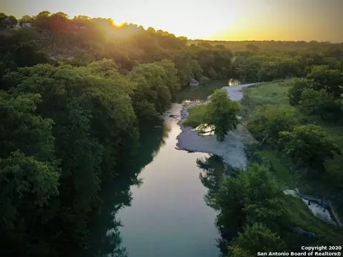 212 Hoskins, Boerne, TX 78006