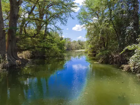 21419 Us Highway 90, Sabinal, TX 78881