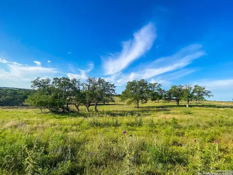 139 Cattlemans Xing, Kerrville, TX 78028