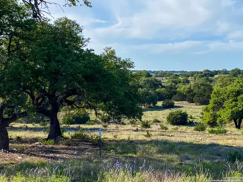 153 Galvin Woods Rd, Kerrville, TX 78028