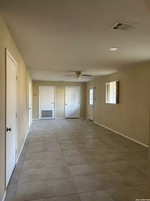 501 E Bowie, Beeville, TX 78102 photo 4