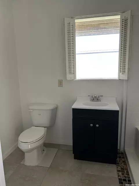 501 E Bowie, Beeville, TX 78102 photo 6