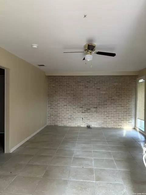 501 E Bowie, Beeville, TX 78102 photo 8