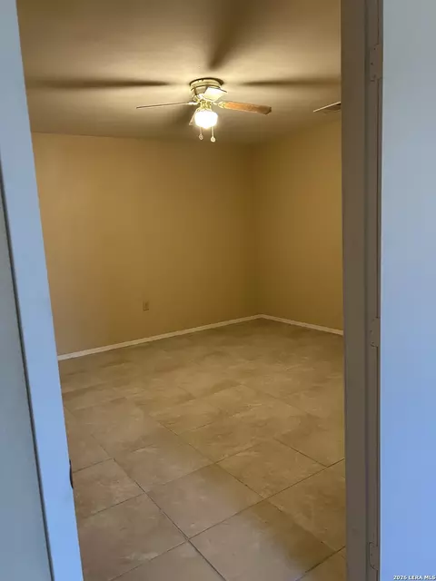 501 E Bowie, Beeville, TX 78102 photo 9