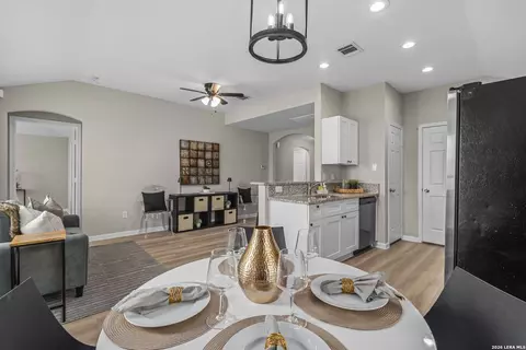 611 Whiting, San Antonio, TX 78210