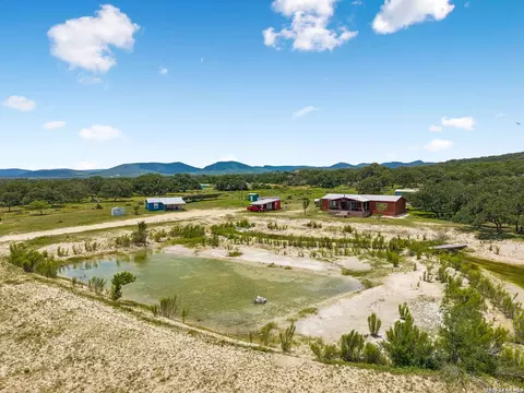 179 Pvt Rd 3830, Utopia, TX 78884