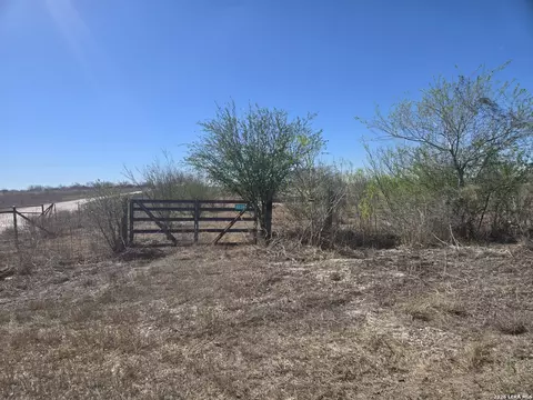 9239 Cr 123, Pawnee, TX 78145