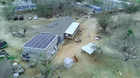 114 4th, Natalia, TX 78059