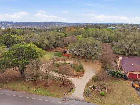 933 Fredericksburg, New Braunfels, TX 78130